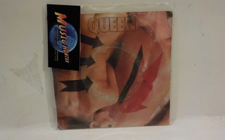 QUEEN - BODY LANGUAGE / LIFE IS REAL VG+/VG+ 7" .