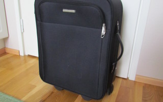 Musta kankainen matkalaukku My Wear