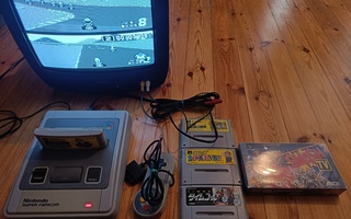Super Famicom + 5 Peliä