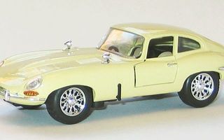 Saico Jaguar E-type coupe, vaaleankeltainen, 1:31