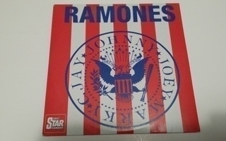 Ramones CD 7 biisiä. Pahvikotelossa