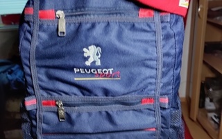 Peugeot-reppu + Pringles ilmapatja
