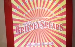 Tour book :  Britney Spears TOUR 2009 ( SIS POSTIKULU)