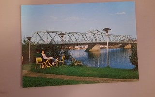 PK Tornio silta ja kahvilan pöytä  *