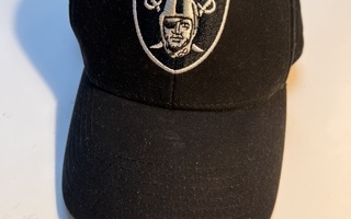 OAKLAND RAIDERS LIPPALAKKI - KÄYTTÄMÄTÖN