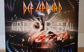 Def leppard Mirrorball live&more 2011