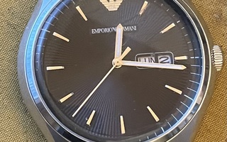 Emporio Armani kello  42mm.