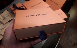 Louis Vuitton pahvikotelo / rasia