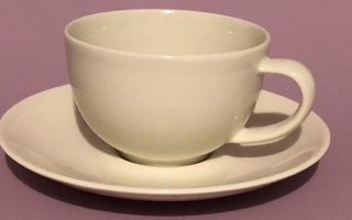Arabia valkoinen 24h teekuppi ja tassi