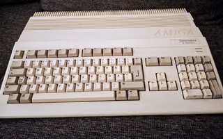 Amiga 500 plus , lisämuisti ,kickstart vaihtaja