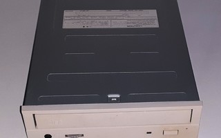 Toshiba XM-6702B - 48x IDE CD-ROM asema