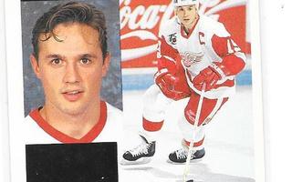 1991-92 Pinnacle #75 Steve Yzerman Detroit Red Wings