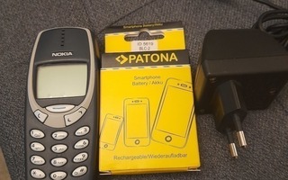 Nokia 3310 uudella akulla ja laturi kuuluu mukaan