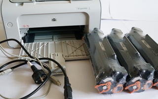 HP Laserjet P1005, kolme mustekasettia - Testattu toimivaksi