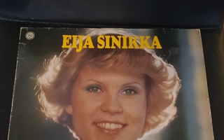 Eija Sinikka Aurinkotyttö