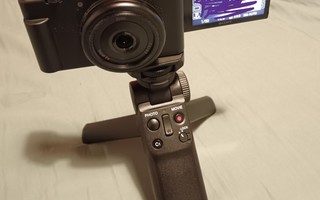 Sony ZV-1F -VLOG-kamera ja kuvauskahva, melkein uusi!