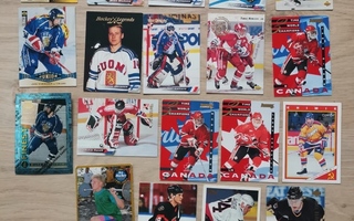 Sekalaisia Jääkiekkokortteja 90-luvulta 19kpl