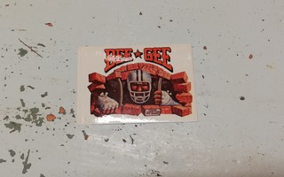 Bee Gee   (kypärä)