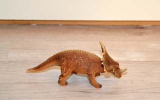 Schleich Triceratops 16442