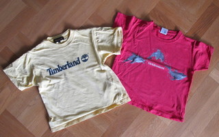 Tyttöjen T-paidat 2 kpl Särkänniemi koko 104 ja Timberland 4