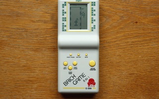 Brick Game 8 in 1 E-S88 käsikonsoli elektroniikkapeli