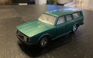 VOLVO 245 BY MATCHBOX SUPERKINGS