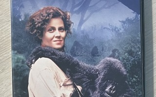 Sumuisten vuorten gorillat (1988) Sigourney Weaver