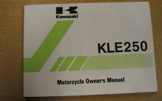 Kawasaki KLE250 käyttö-ohjekirja
