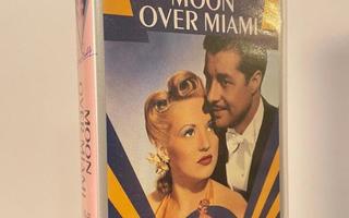 Moon Over Miami [VHS]  Betty Grable