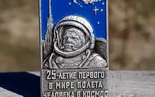 Kosmos Gagarinin kuvalla varustettu merkki. Halkaisija - 38