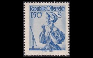Itävalta 916 ** Kansallispukuja 1.50 S (1948)