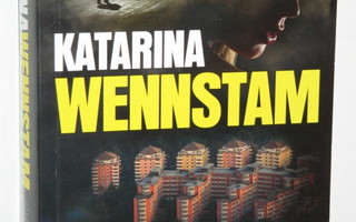 Katarina Wennstam : HÄMÄRÄN TYTTÖ