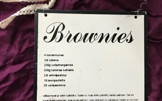 @ 4 Living Brownies " peltitaulu @