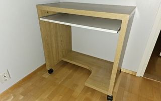 IKEA pöytä