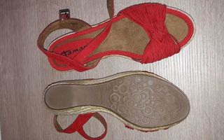 punaiset tamaris sandaalit koko 38 sisäm 24cm