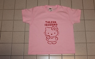 Kissa t-paita TULEVA ISOSISKO teksti 104cm