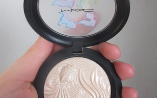MAC  "Double Gleam" limited edition highlighter