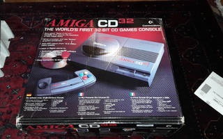 Commodore Amiga CD32 (toimiva täysi setti & peli jne.) CIB