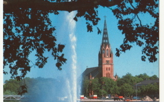 Pori kirkko ja suihkulähde 1989
