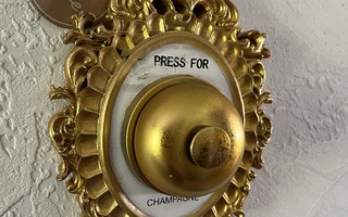 Boltze Home: Press for Champagne soittokello