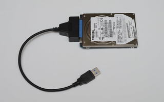 HDD 2,5” Toshiba 93,1 Gb ja SATA-USB kaapeli