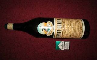 Iso Fernet Branca pullo 3 litraa, nautittu viileänä, tyhjä