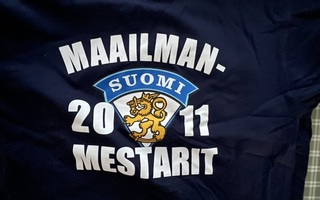 Lätkä Fanipaita 2011