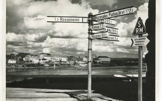 Rovaniemi Tienviitta Ounaskosken sillalla, 1950-luku