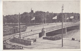 Turku uusi silta käyttämättömänä.
