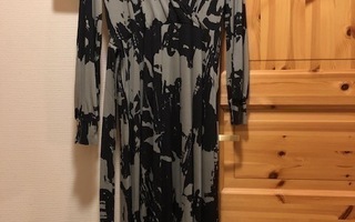 Nanso Lohkare mekko, oliivi-musta, uusi, koko L