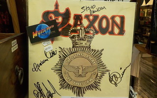 SAXON - STRONG ARM OF THE LAW LP + 4 x  NIMMARIT