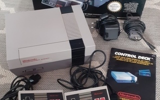 Nintendo NES 8-bit konsoli + ohjaimet & tarv. johdot