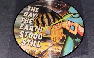 THE DAY THE EARTH STOOD STILL (1951) SOUNDTRACK *LP KUVALEVY