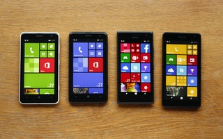 4 kpl Nokia Lumia mallit 735, 625 (2 kpl) 535 älypuhelimet